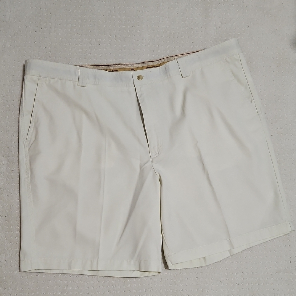 NWOT Tommy Bahama Classic Cream Shorts
